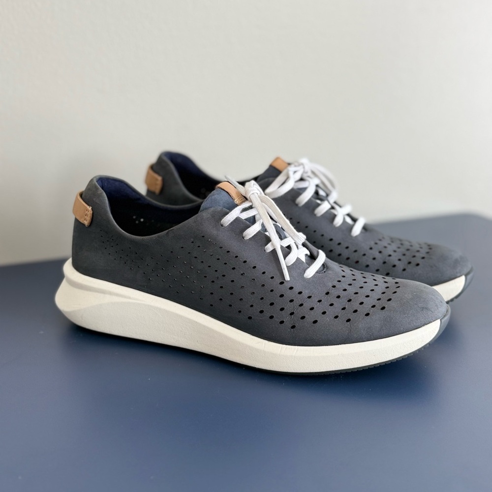 Clark’s Un Rio Tie Sneakers Size 6.5